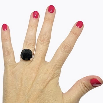 Anillo Facetado de Ónix Negro con forma redonda