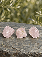 Pack de 3 Cuarzos Rosa en bruto( 5x3 cm) Pack de 3 Cuarzos Rosa en bruto( 5x3 cm)