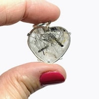 Colgante de Cuarzo Blanco y Turmalina Negra en forma de Corazón Colgante de Cuarzo Blanco y Turmalina Negra en forma de Corazón