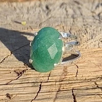 Anillo Facetado en Aventurina Verde con forma ovalada Anillo Facetado en Aventurina Verde con forma ovalada