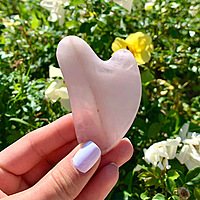 Masajeador facial Gua sha de Cuarzo rosa