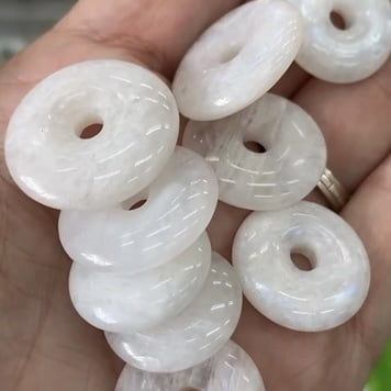 Colgante de Piedra Luna en forma de donut Colgante de Piedra Luna en forma de donut